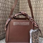 Crossbody Steve Madden Bevelyn Scarf Chocolate