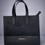 Bolso Tote Tommy – Color Negro