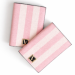 Porta Pasaporte Mujer Victoria’s Secret – Diseño Rayado Rosado
