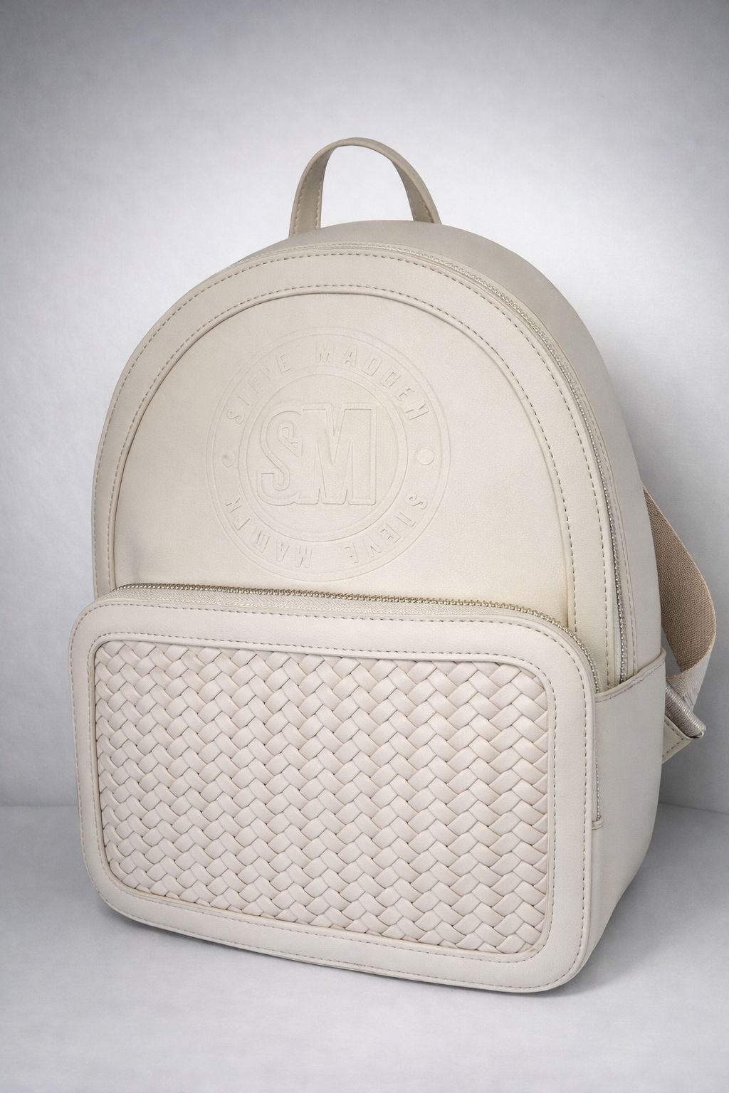 WhatsApp Image 2026-02-24 at 15.24.39 Mochila Mujer Steve Madden – Color Beige / Crema - Imagen 1