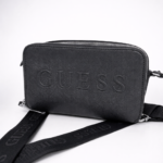 Cartera Bandolera Guess – Diseño Negro Logo Frontal